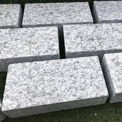 Silver Granite Sett Flamed Top/Others Sawn - 200 x 100 x 20mm